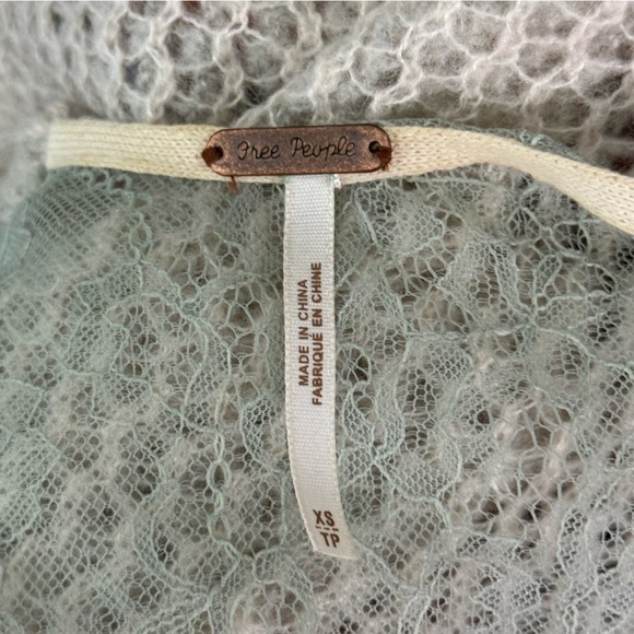 Free People Lace Back Inset Knit Oversized Cardigan Sweater SZ. XS - Picture 14 of 16